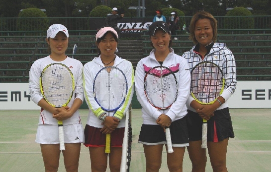 決勝　左：田中優季選手・小城千菜美選手　右：岡あゆみ選手・井上万里選手